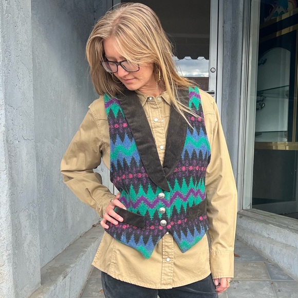 Vintage 80s Circle T Southwestern Vest M | Wool Corduroy Lapel Buffalo Buttons - Picture 3 of 10